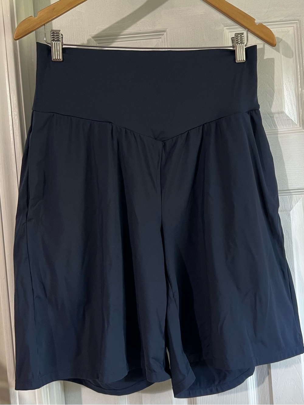 HALARA Navy High-Waist Flowy Athletic Shorts